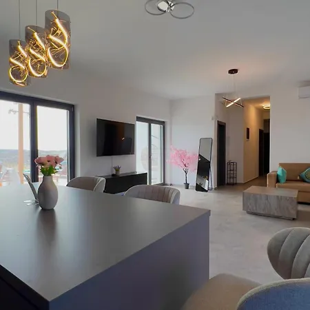 Pearl Of Mykonos * Plintri